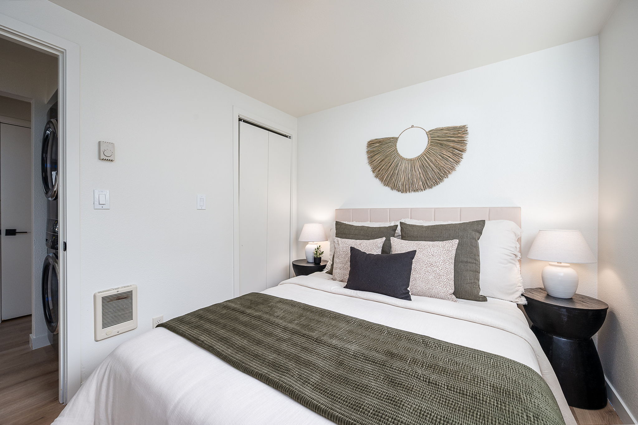 17-web-or-mls-11-3-25 440 NE Dekalb Staged Unit-5