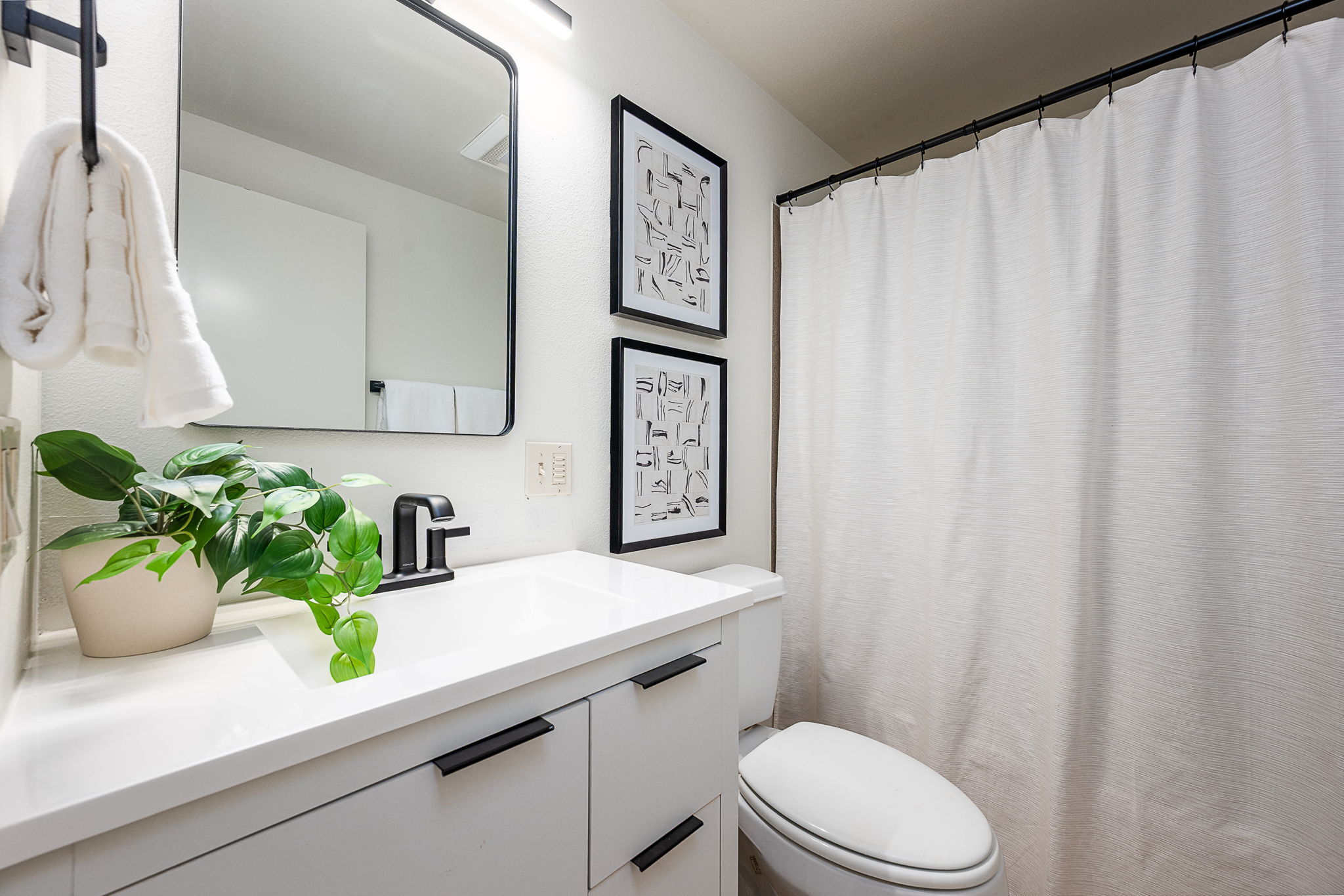 18-web-or-mls-11-3-25 440 NE Dekalb Staged Unit-7