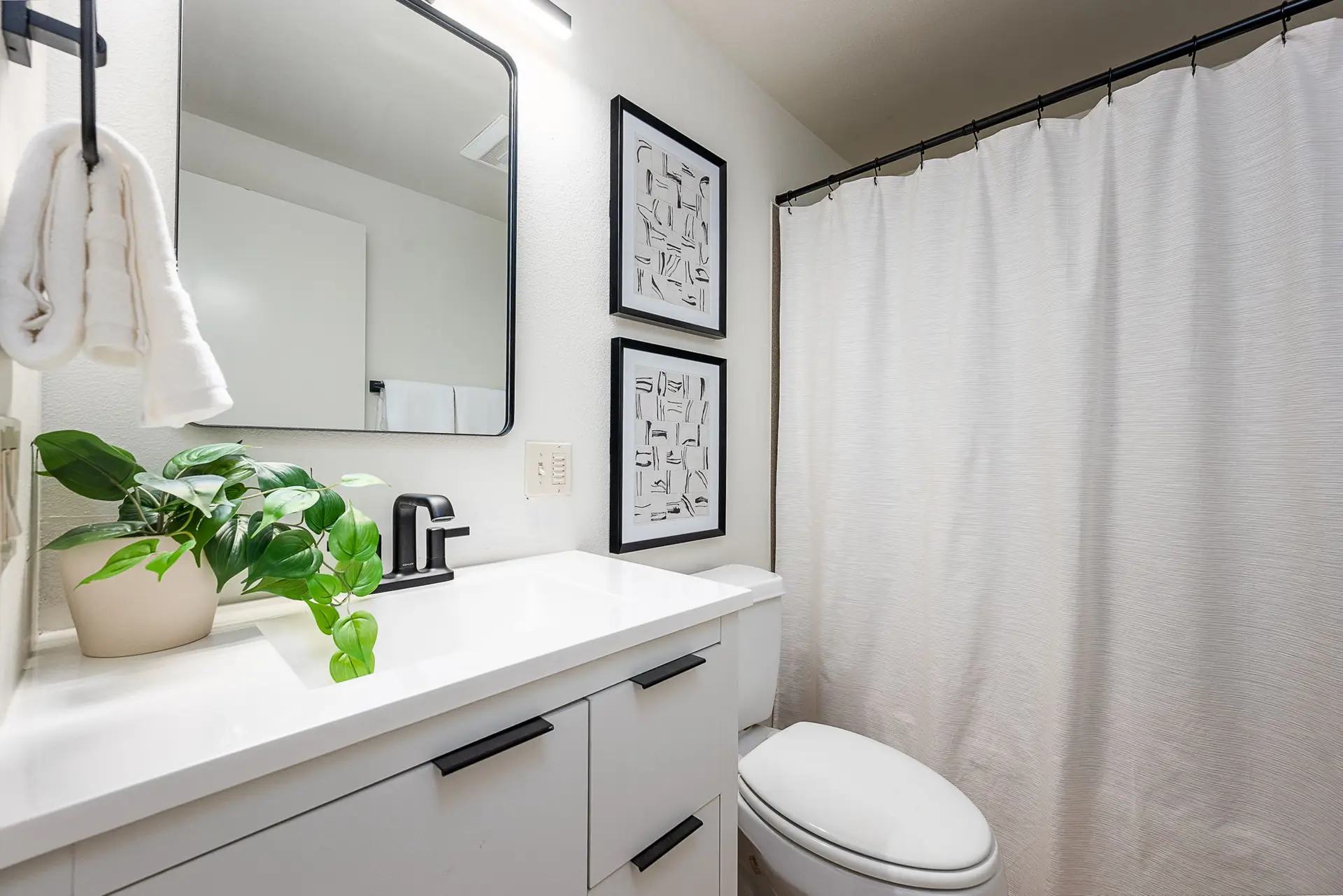 18-web-or-mls-11-3-25 440 NE Dekalb Staged Unit-7