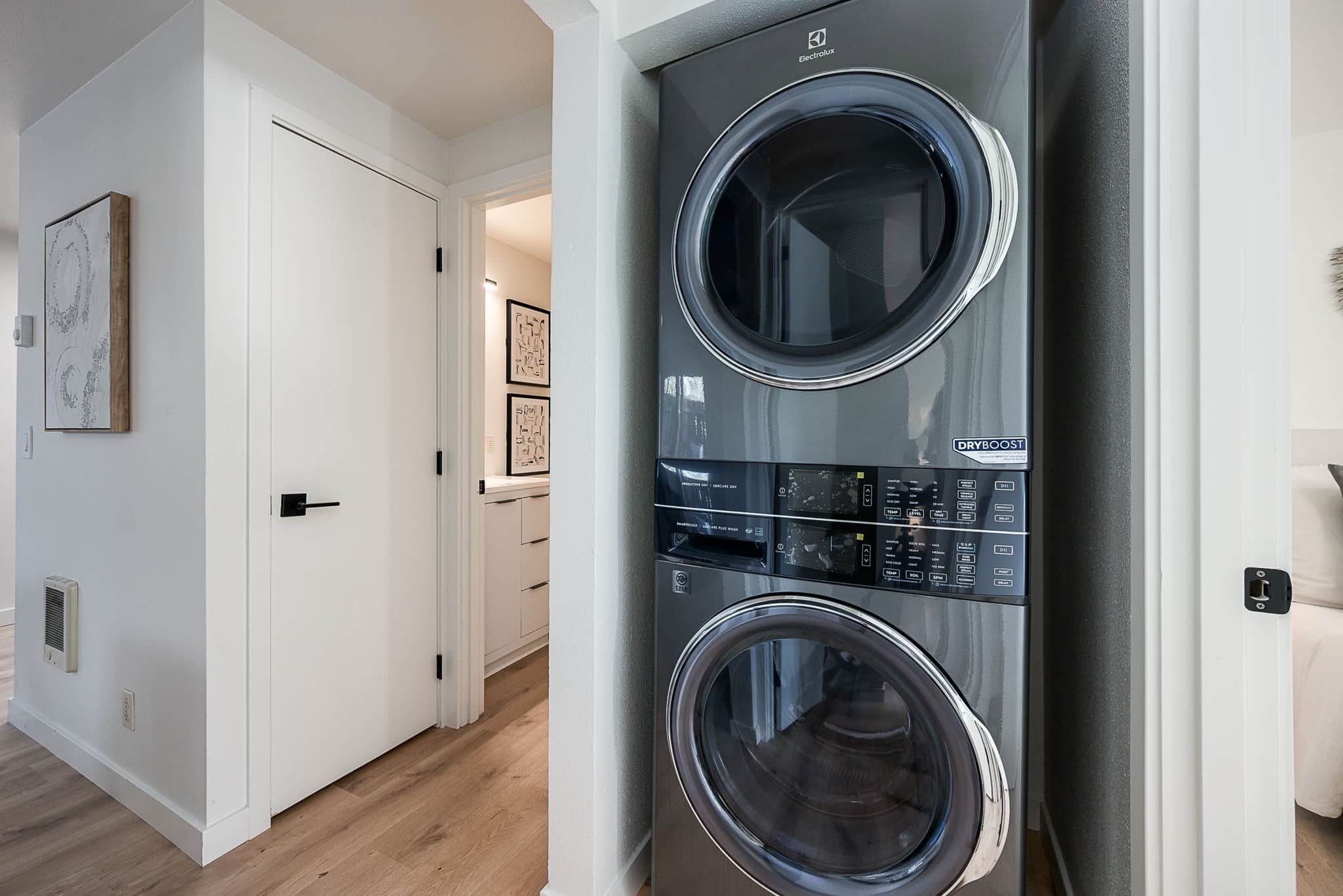 19-web-or-mls-11-3-25 440 NE Dekalb Staged Unit-6