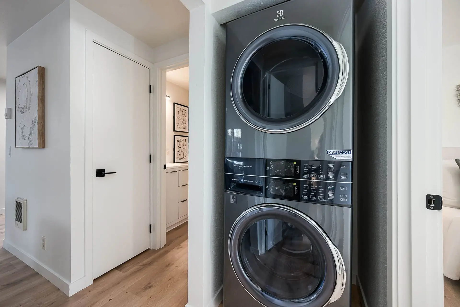 19-web-or-mls-11-3-25 440 NE Dekalb Staged Unit-6