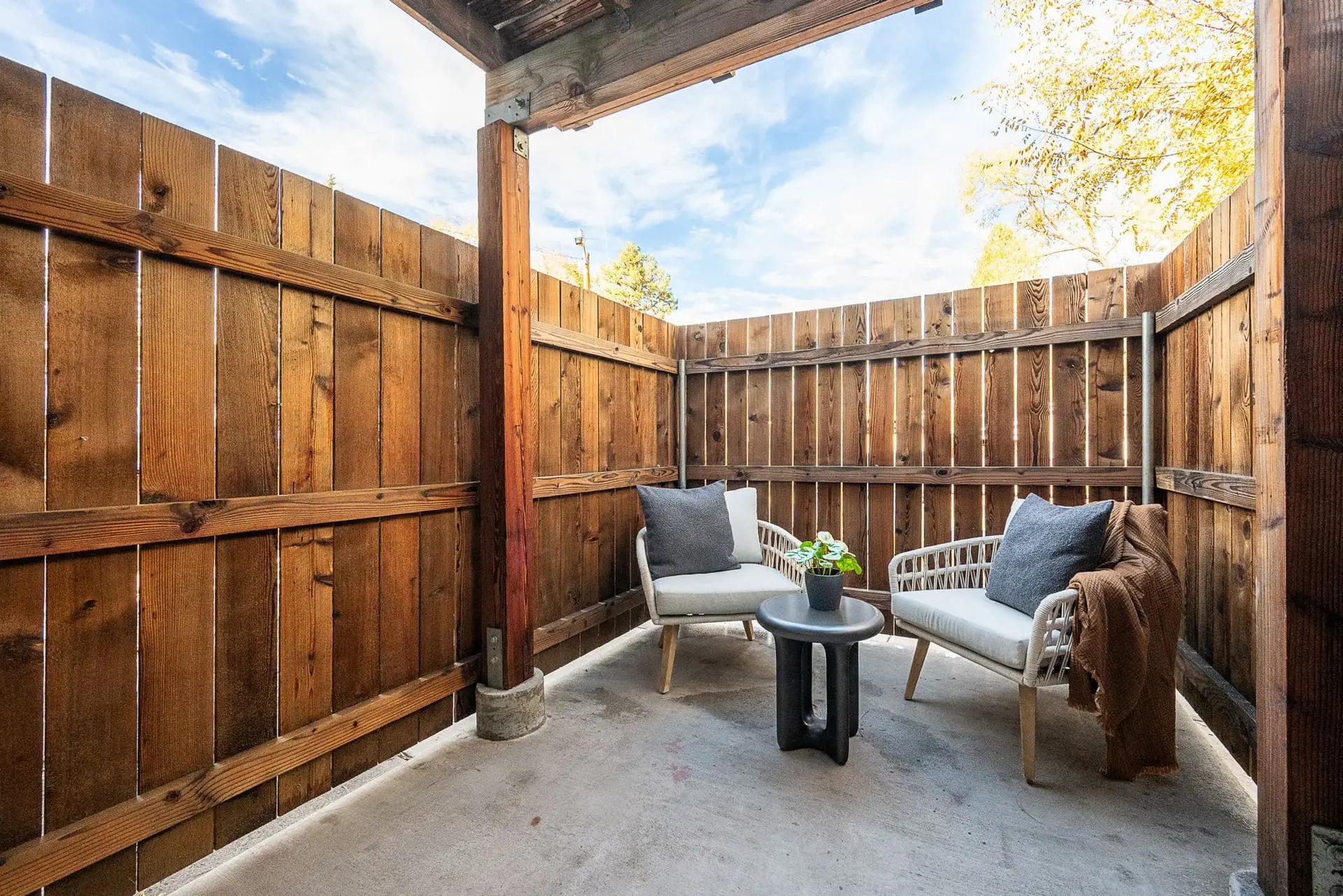 20-web-or-mls-11-3-25 440 NE Dekalb Staged Unit-50