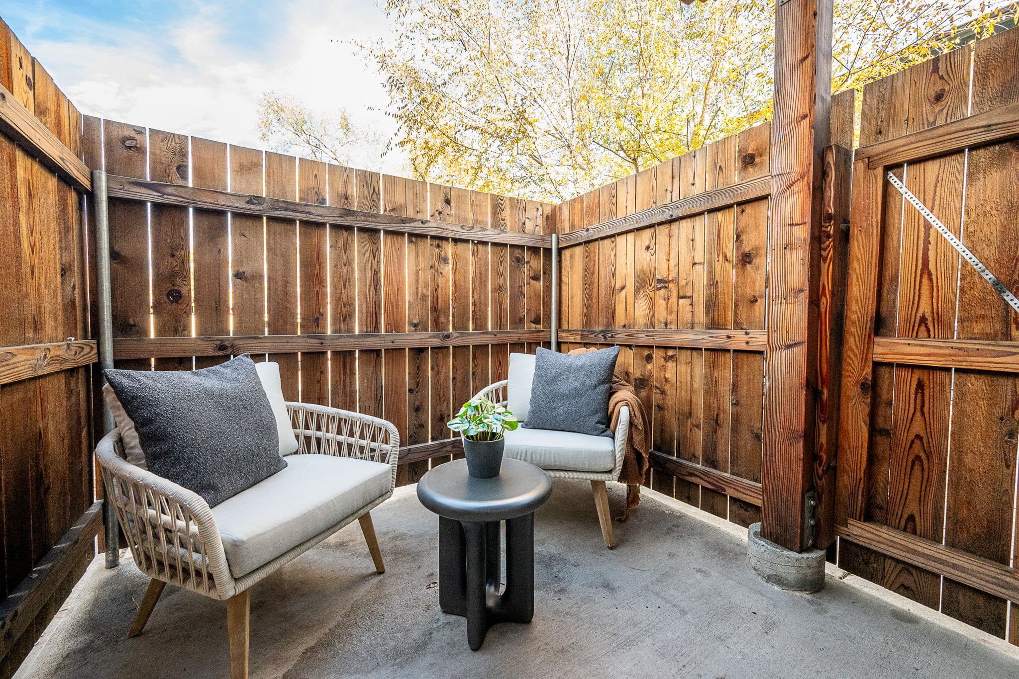 22-web-or-mls-11-3-25 440 NE Dekalb Staged Unit-52