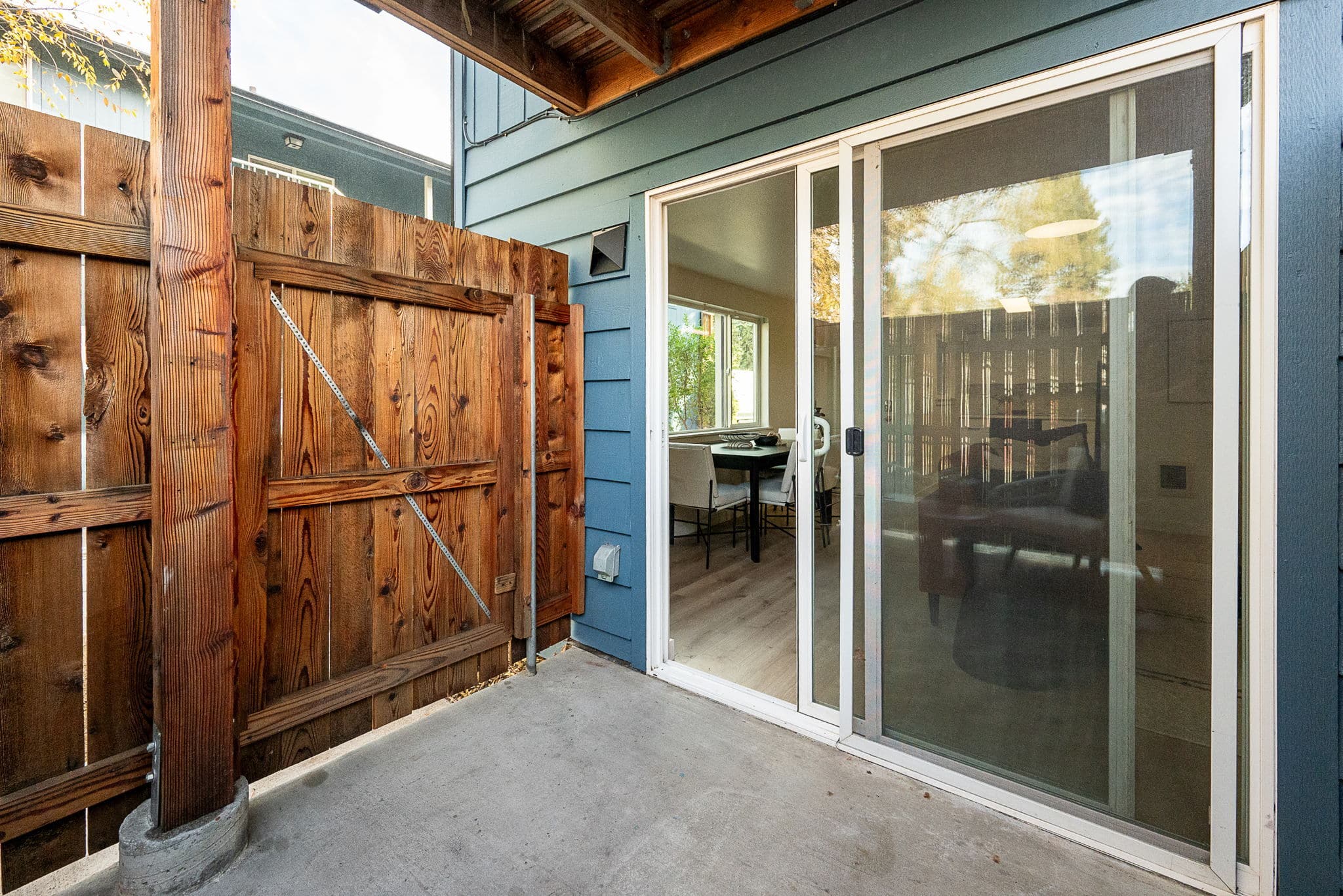 23-web-or-mls-11-3-25 440 NE Dekalb Staged Unit-53