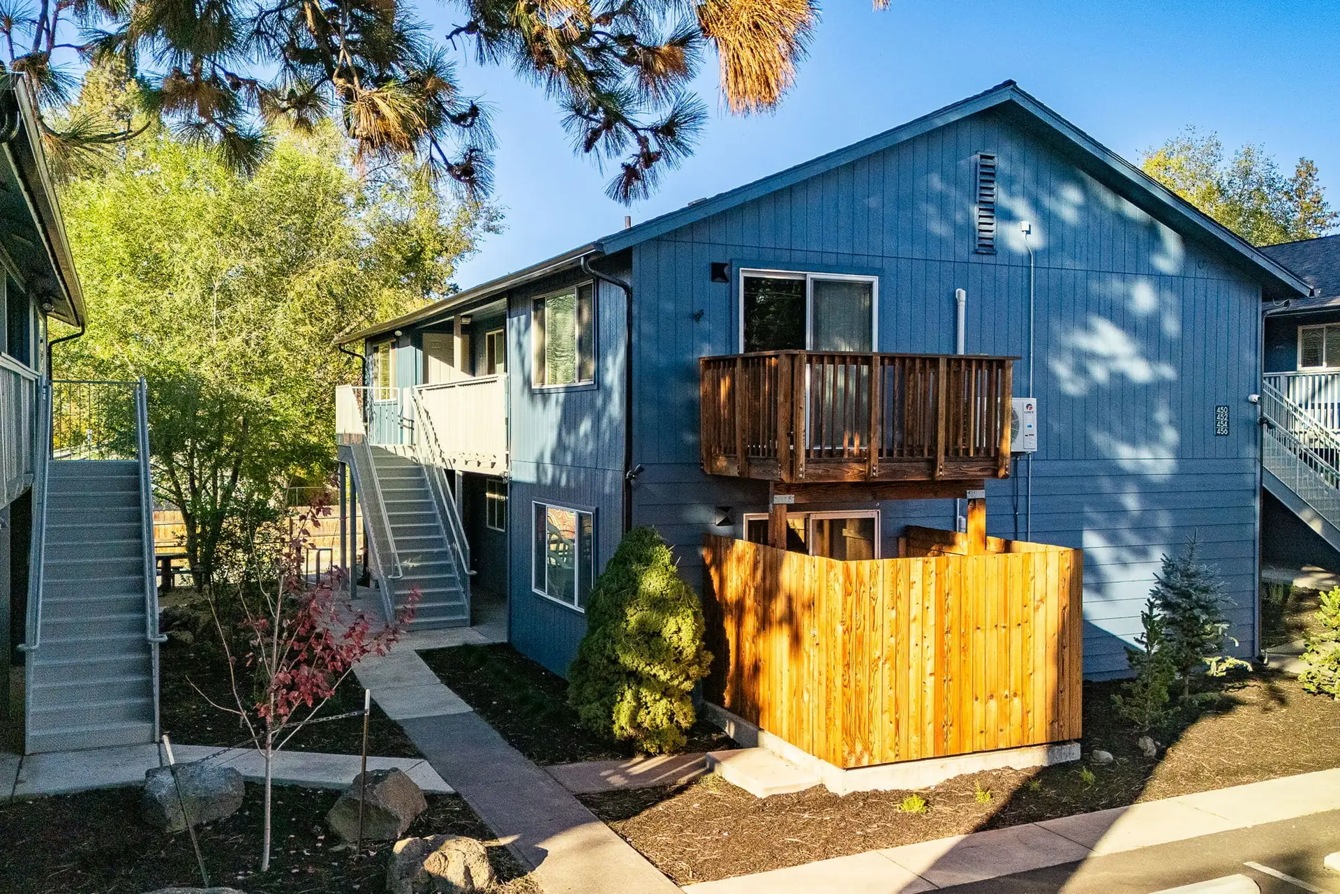 24-web-or-mls-10-15-25 aerials 440 NE Dekalb Bend -63
