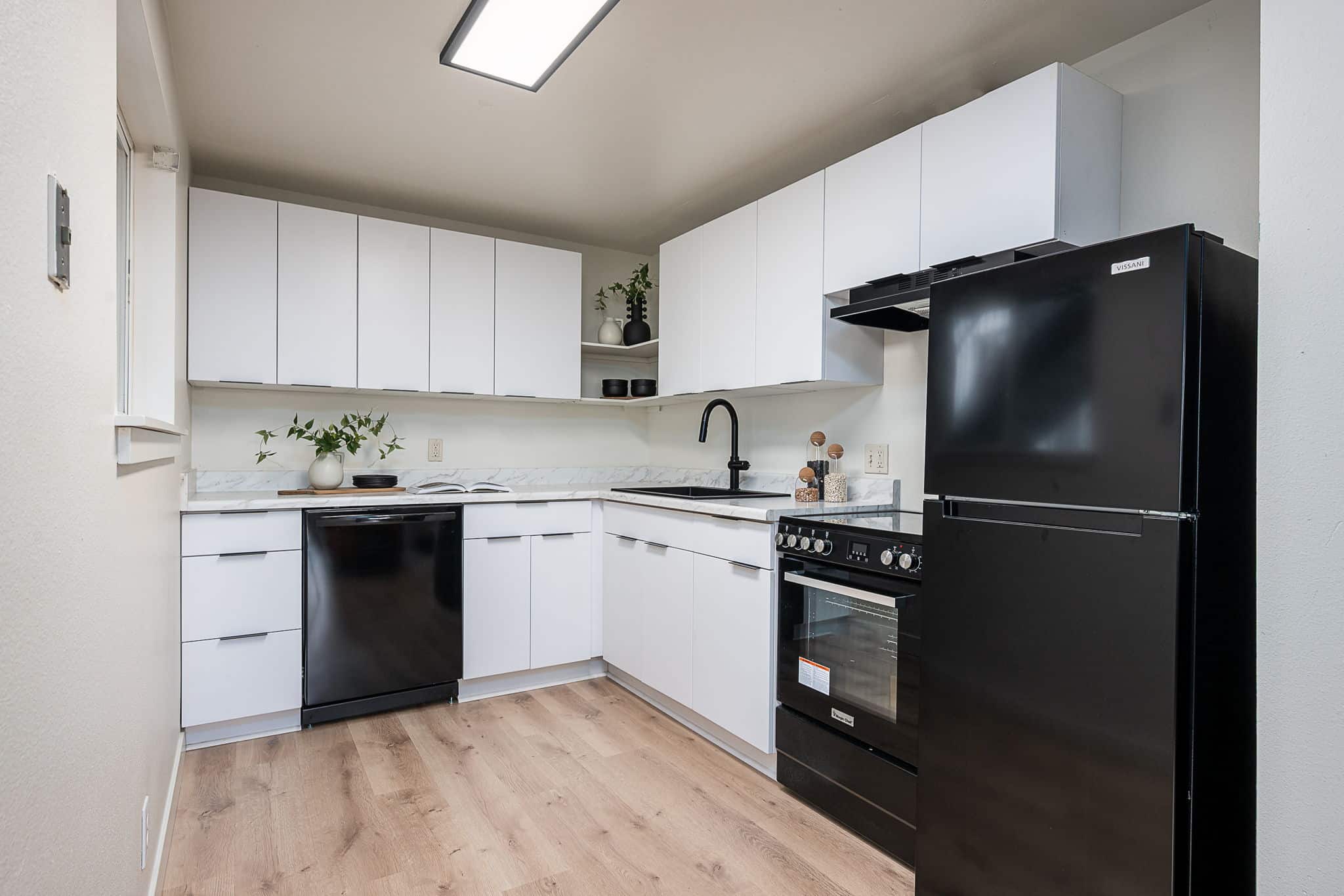 9-web-or-mls-11-3-25 440 NE Dekalb Staged Unit-16