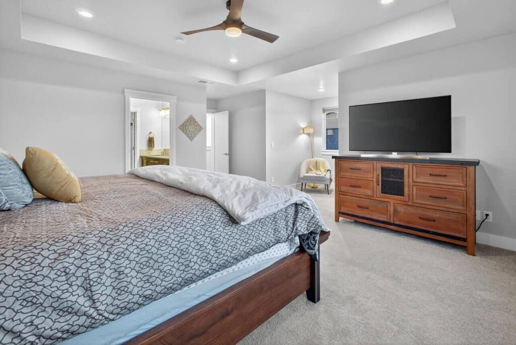 Master bedroom in Bend Oregon rental home